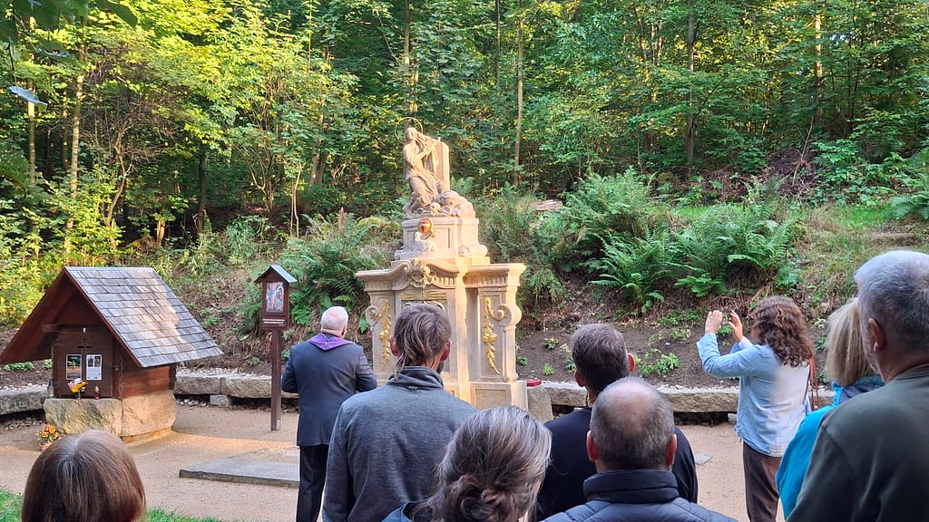 Slavnostní žehnání opravené kalvárii (září 2025)